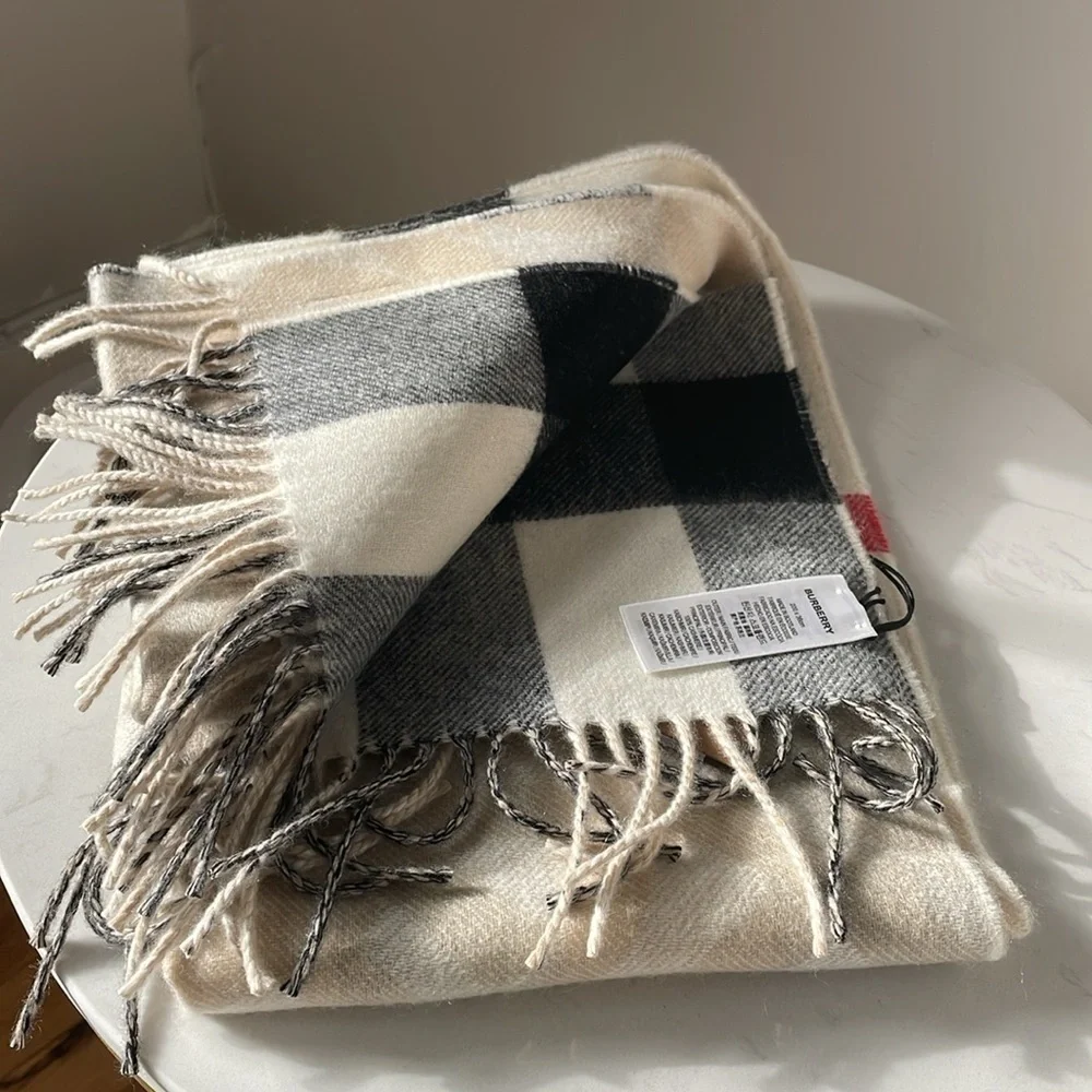 NWT BURBERRY Reversible cashmere scarf with Check monogram Natural White UNISEX